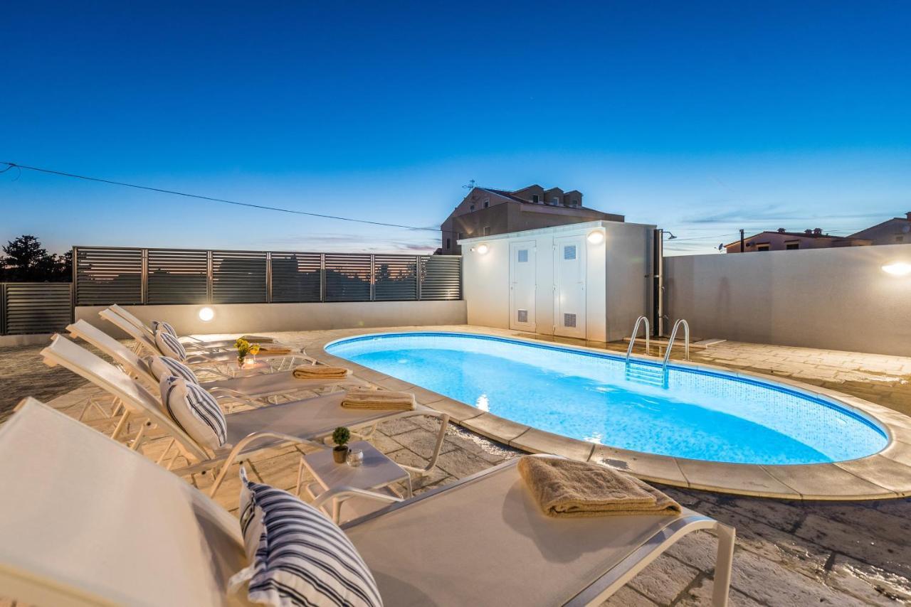 Villa Lena Luxury Apartments Novalja Eksteriør billede
