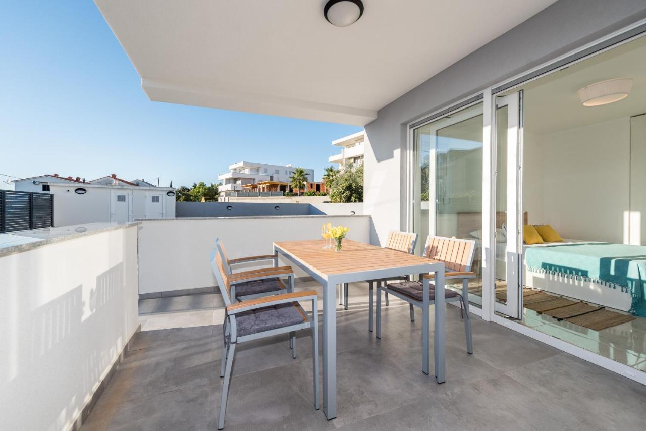 Villa Lena Luxury Apartments Novalja Eksteriør billede